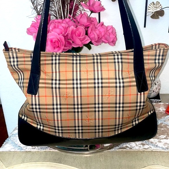 💗AUTHENTIC 💗 BURBERRY tote - Picture 3 of 17